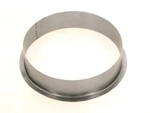 Runder Metallring von Bosch mit flachem Rand und gerader Gestaltung, geeignet zur Verbindung oder Abgasabführung.